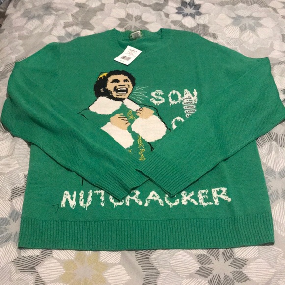 Men’s Christmas elf sweater. - Picture 3 of 10
